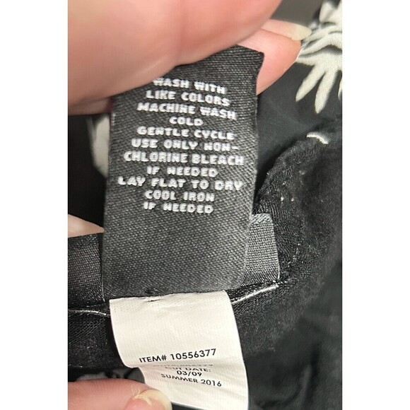 Torrid 2X Black White Floral V-Neck Tiered Strappy Camisole Sleeveless Flowy Top - Picture 9 of 9